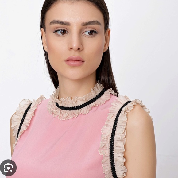 100% Authentic - New Silk Gucci Blouse with Perl Gucci Button - Picture 3 of 10